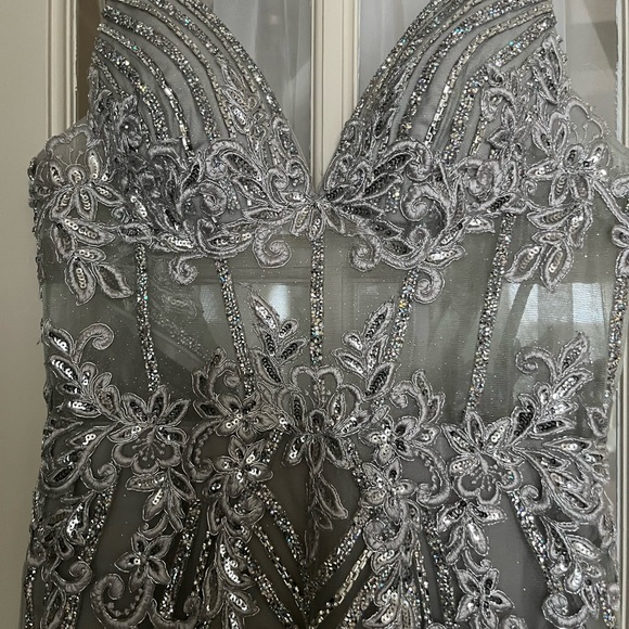 La divine grey dress size 8 - Picture 6 of 6